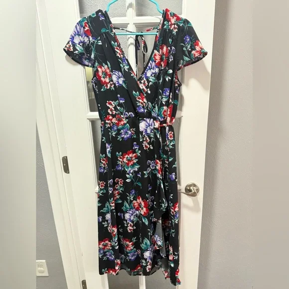 Xhilaration Floral Print Wrap Dress - Picture 4 of 11